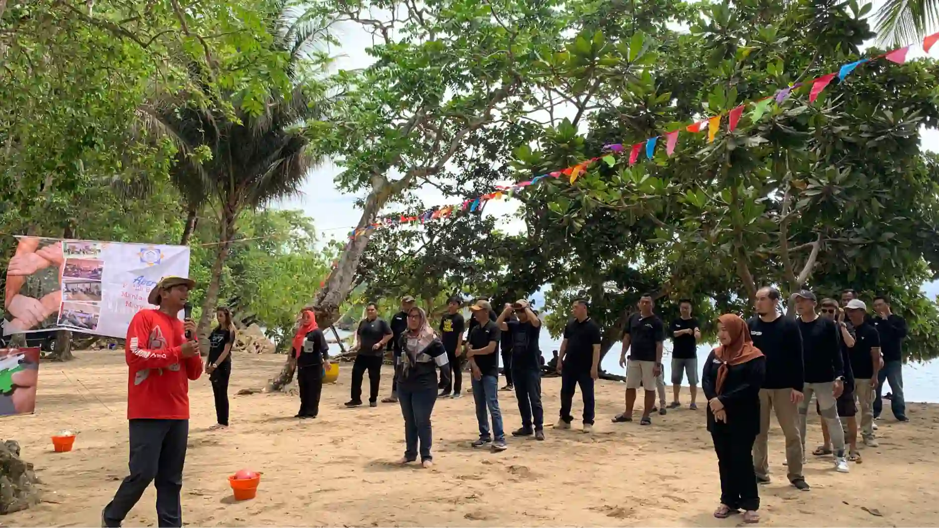 Ilustrasi Gathering Per Departemen dan Sekantor